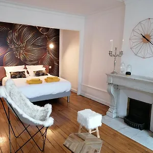 Le 43-4 Avec Sauna Privatif Bed & Breakfast